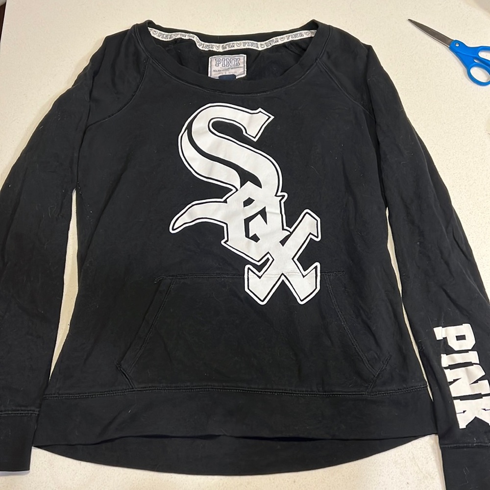 VS PINK 5th & Ocean White Sox Sweater